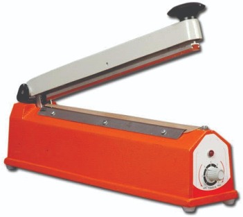 Auger filler machine for powder packing